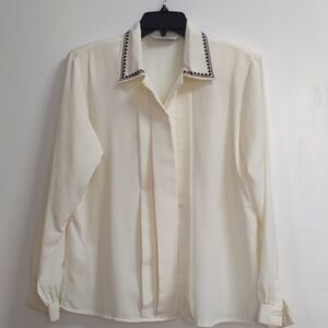 Kim Rogers Cream Blouse with Embroidered Collar Size 8M Polyester Classic Shirt